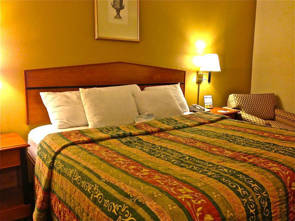 Days Inn By Wyndham Florence Cincinnati Area Екстер'єр фото