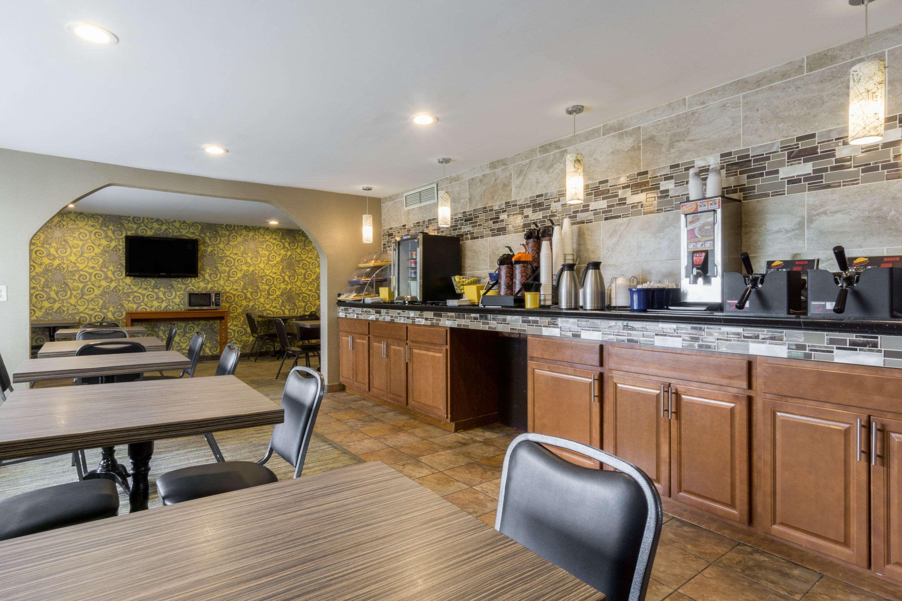 Days Inn By Wyndham Florence Cincinnati Area Екстер'єр фото