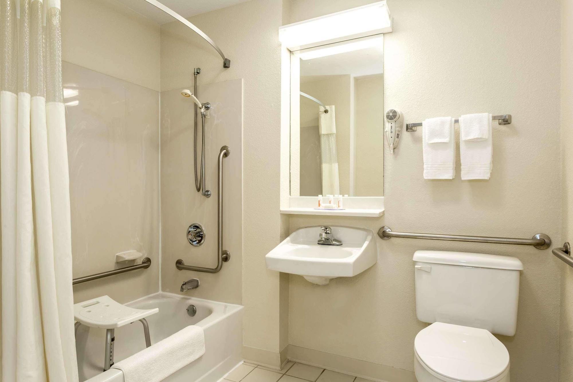 Days Inn By Wyndham Florence Cincinnati Area Екстер'єр фото