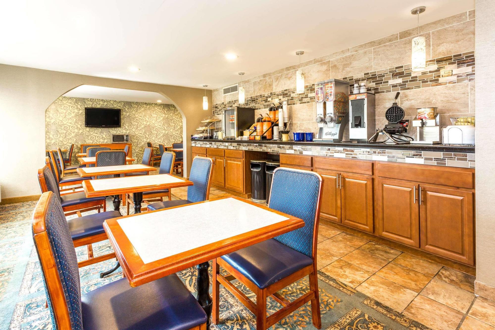 Days Inn By Wyndham Florence Cincinnati Area Екстер'єр фото